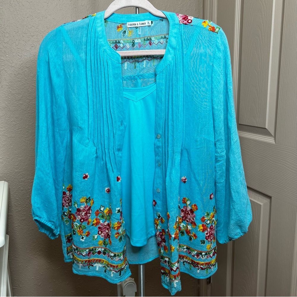 Figueroa & Flower Alayna Floral Embroidered Top